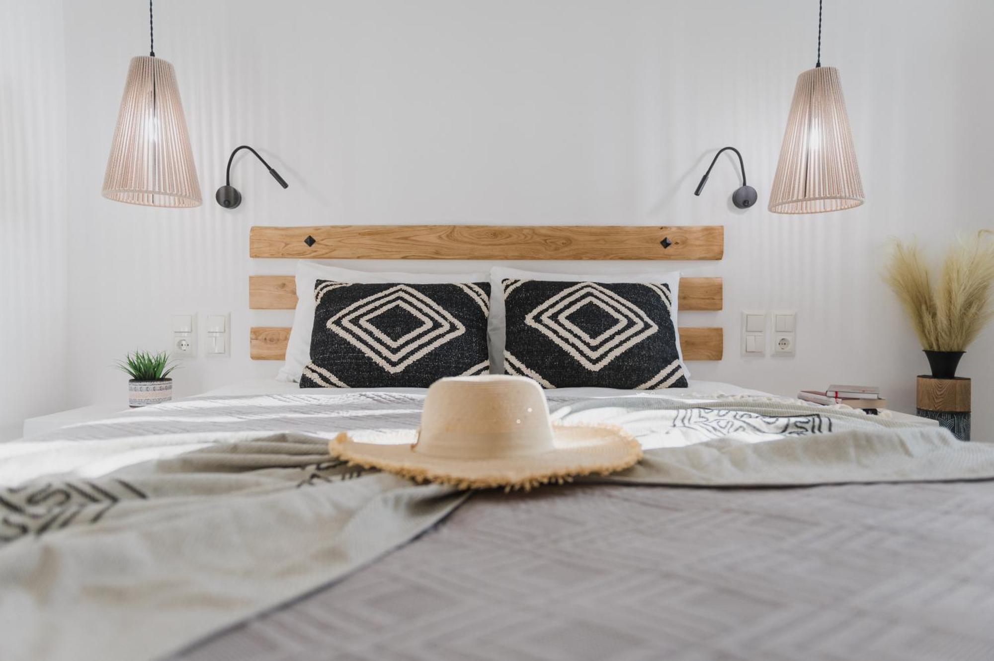 Petros Studios & Suites Naxos City Zimmer foto