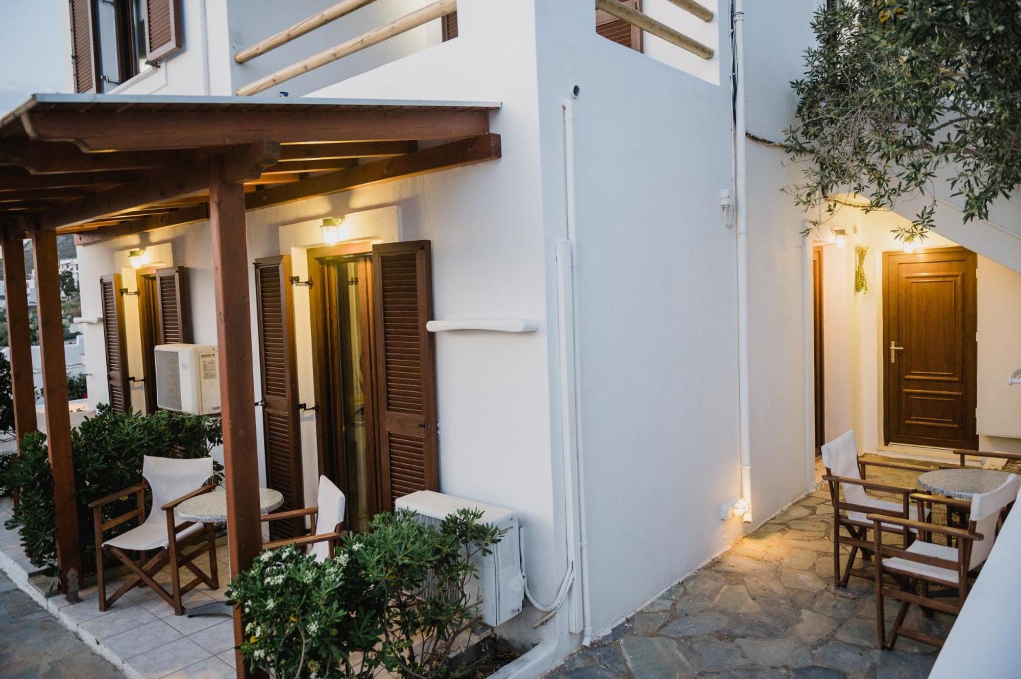 Petros Studios & Suites Naxos City Zimmer foto